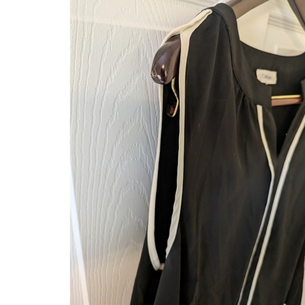 Calvin Klein Womens Sleeveless‎ Split V-Neck Blouse Black White Contrast Trim XL - Picture 2 of 8